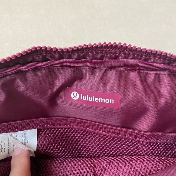 Lululemon Everywhere Belt Bag Large 2L - Deep Luxe - Picture 11 of 14